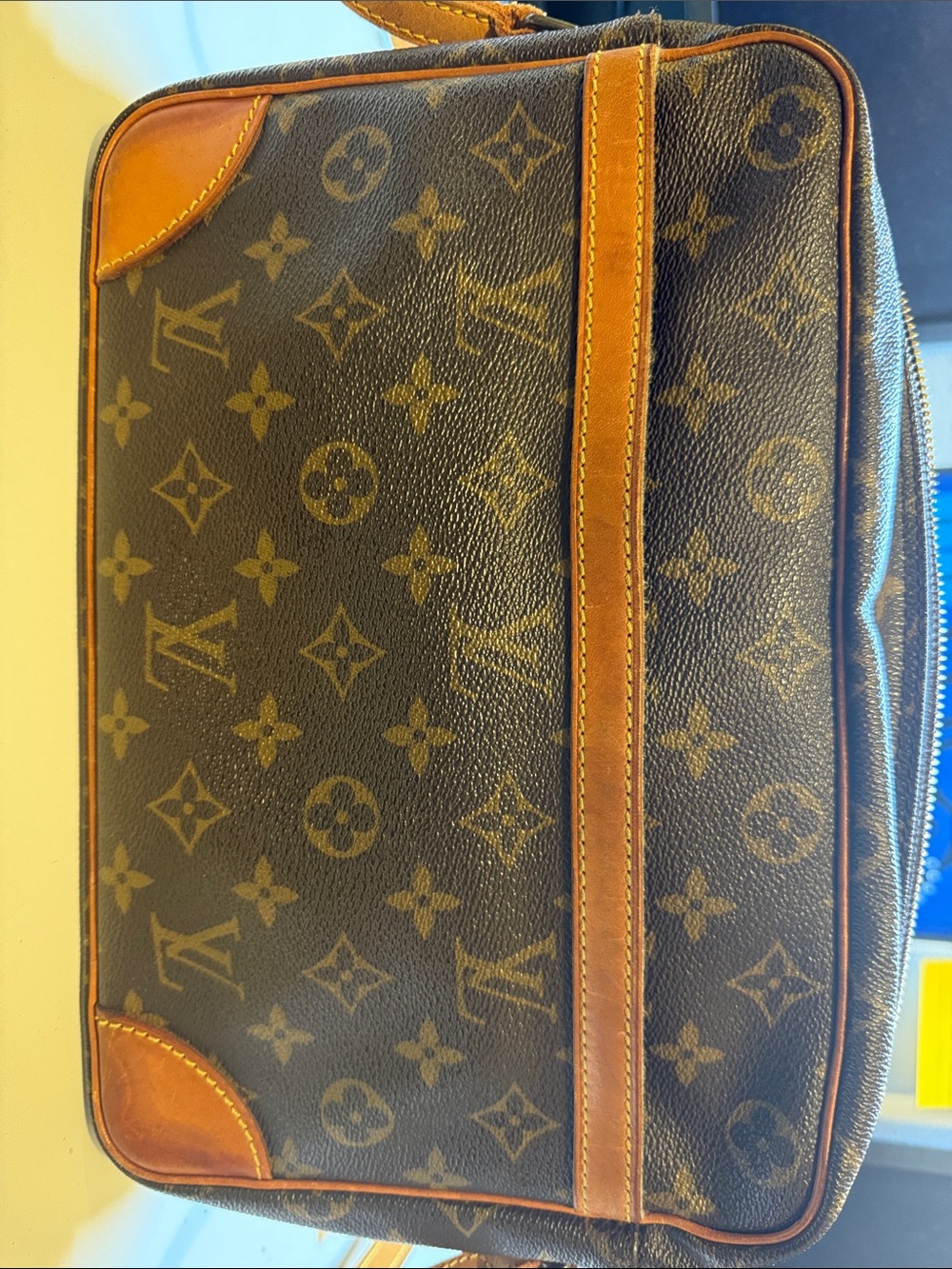 LOUIS VUITTON Authentic Brown Monogram Shoulder Bag